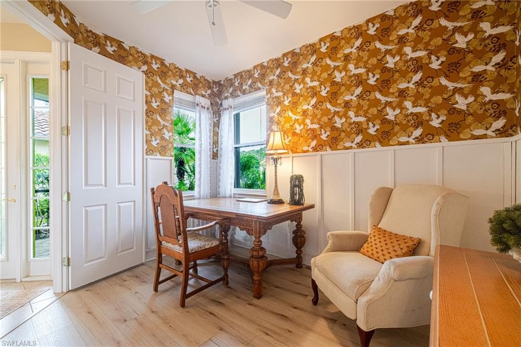 Den or 4th bedroom