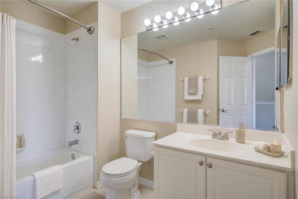 904 Hampton CIR photo 19 of 35