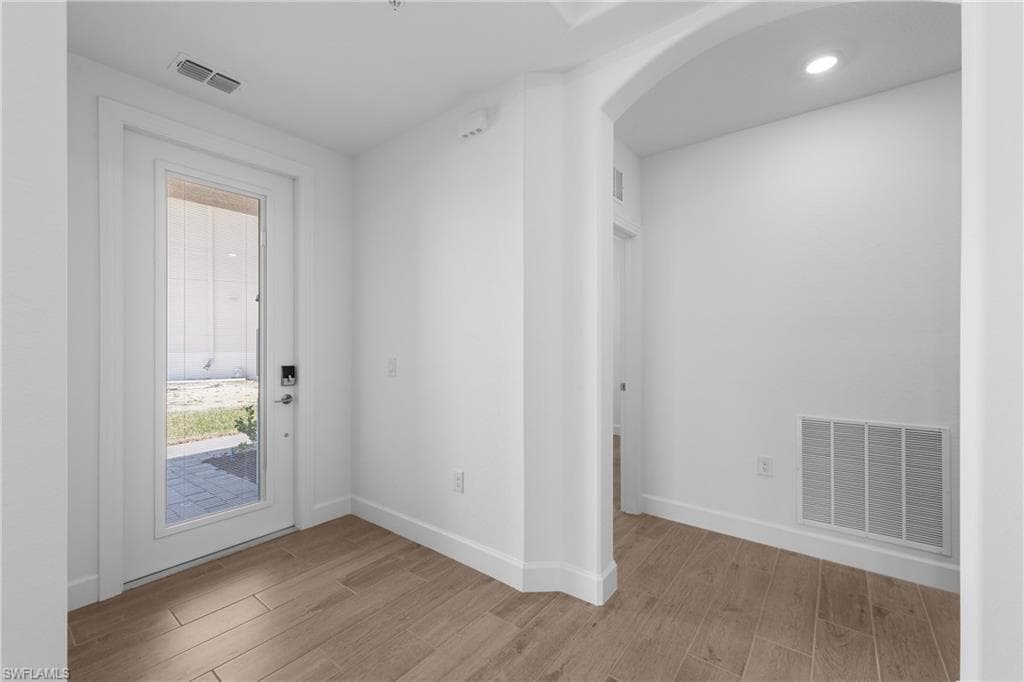 16374 Willowgreen RD 511 photo 2 of 24