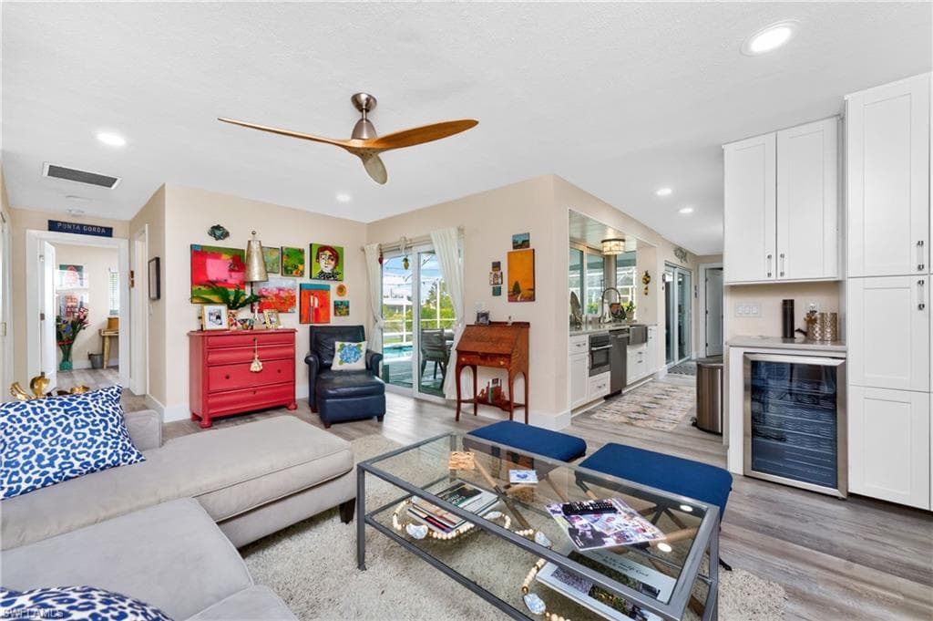 321 Capri Isles CT photo 18 of 49