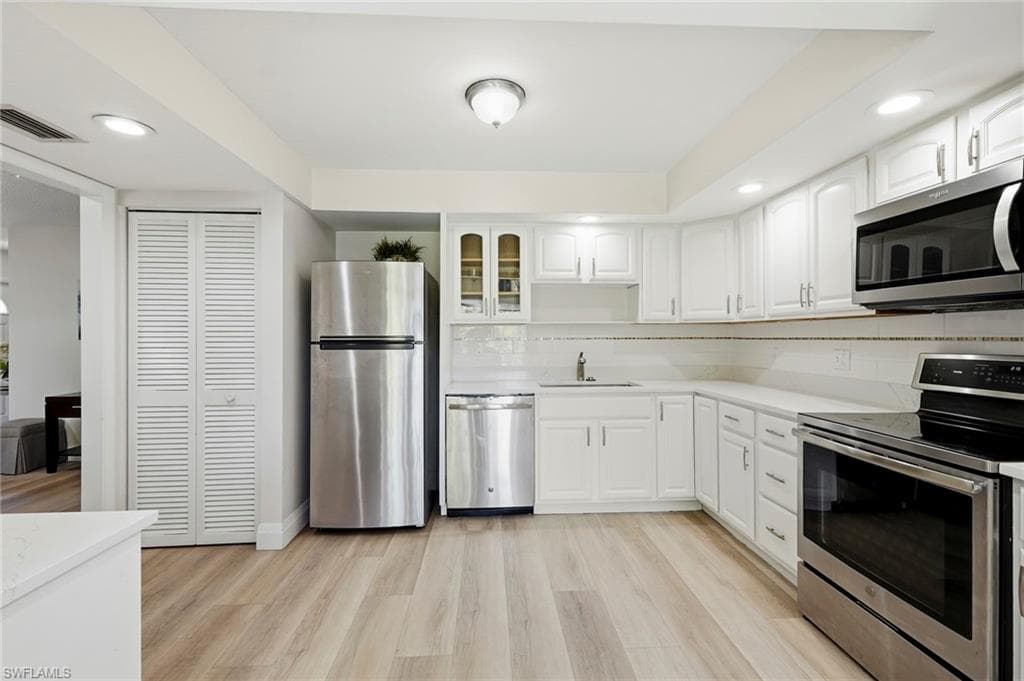428 Meadowlark LN 428-B photo 5 of 21
