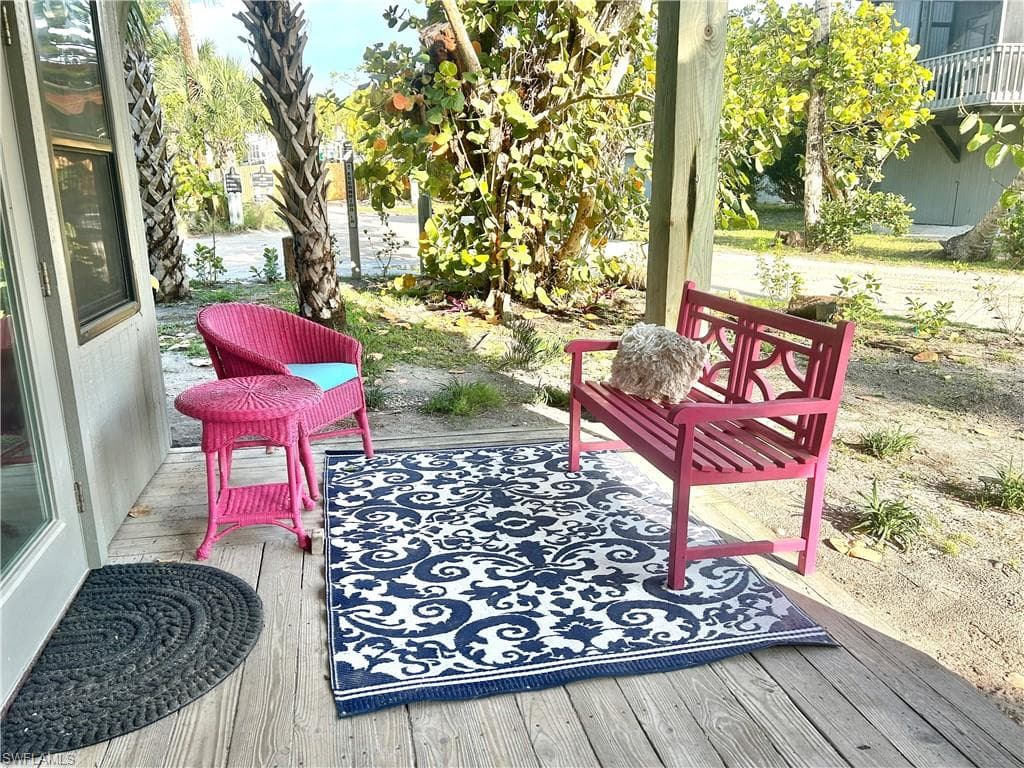 3rd Balcony / Reading Nook