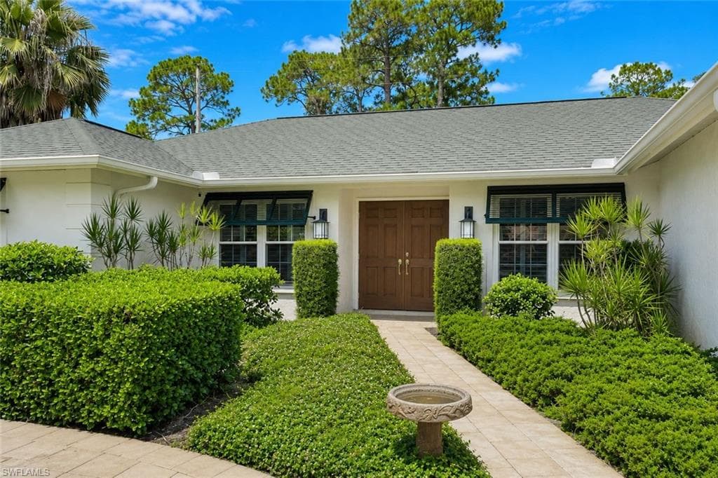 THIS STATELY home is SURE to impress!