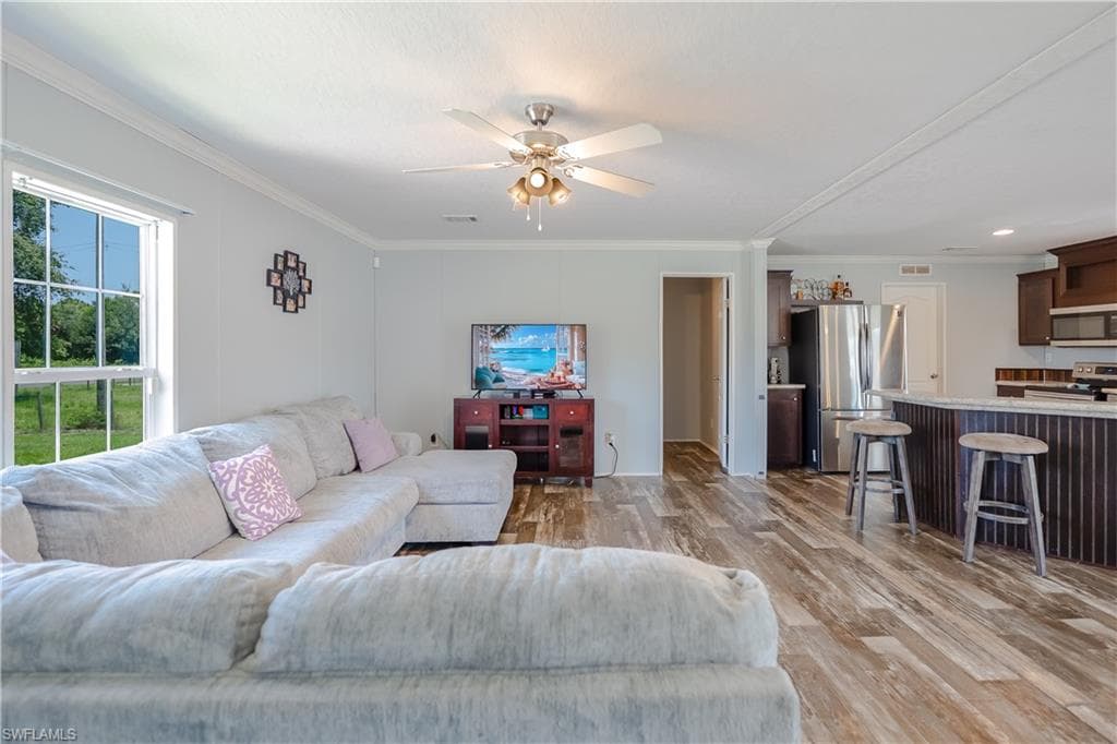 585 Lindero ST photo 7 of 40