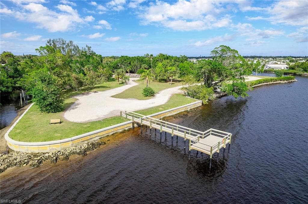 8.5 Acre Waterfront Community park/Fishing Pier
