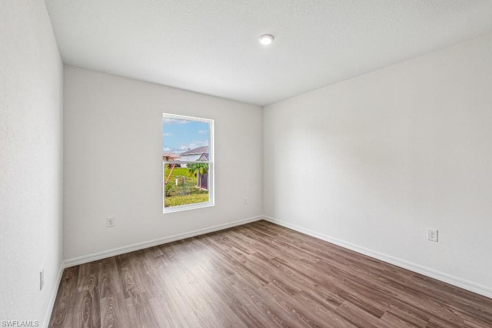 16107 MINORCA DR photo 10 of 20