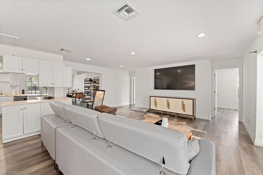 24709 Rodas DR photo 13 of 35