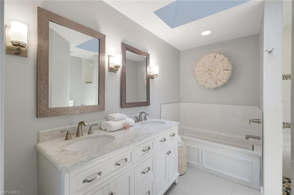 Master bath with soaking tub & walk in shower