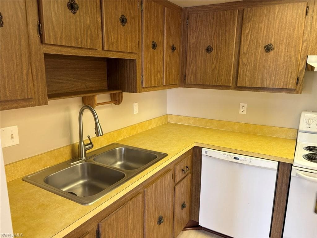 3704 Broadway 214 photo 10 of 31