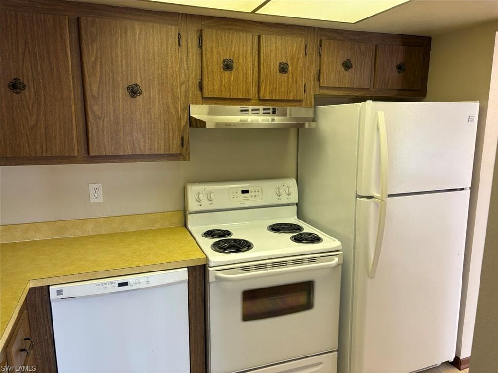 3704 Broadway 214 photo 11 of 31