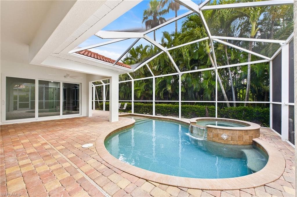 Pool with integrated spa