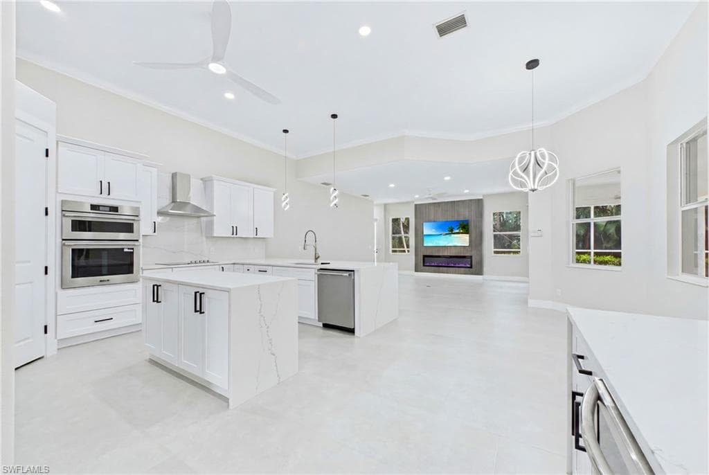 1817 Lagoon LN photo 15 of 50