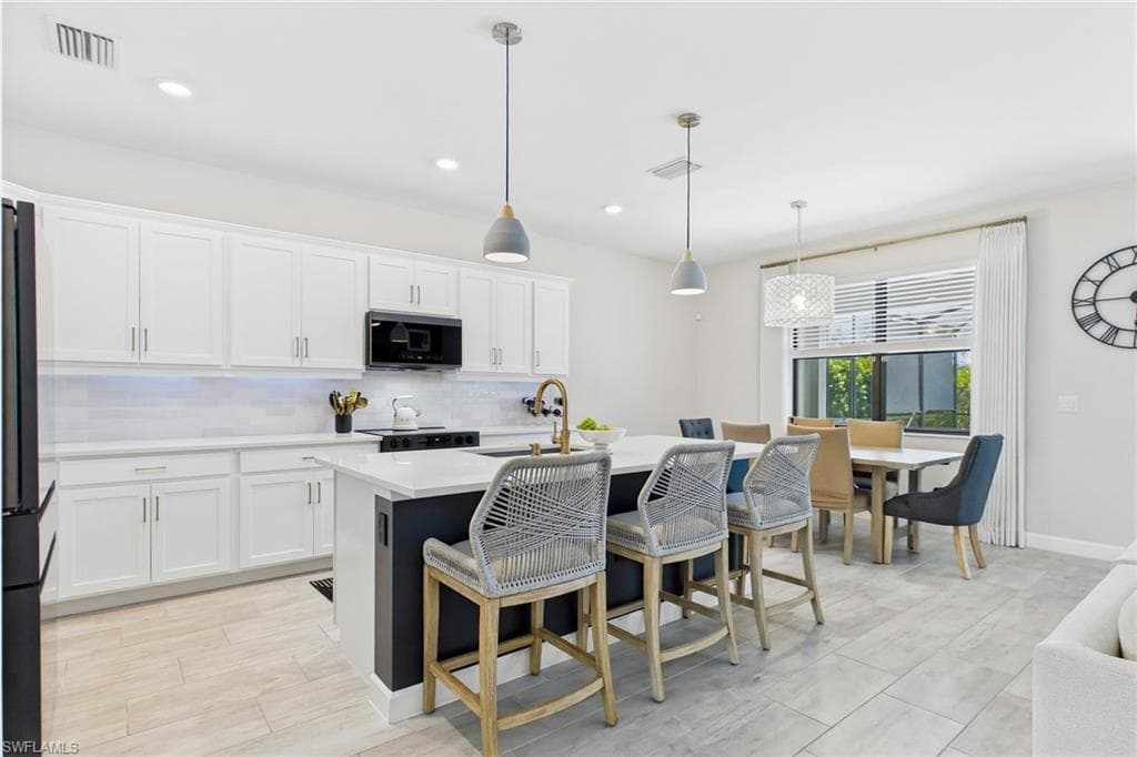 13883 Pine Lodge LN photo 13 of 50