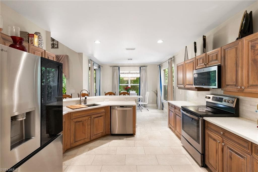 6561 Autumn Woods BLVD photo 7 of 35