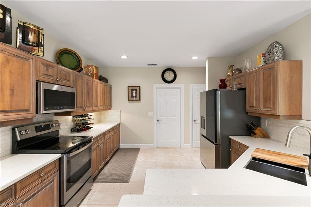 6561 Autumn Woods BLVD photo 10 of 35
