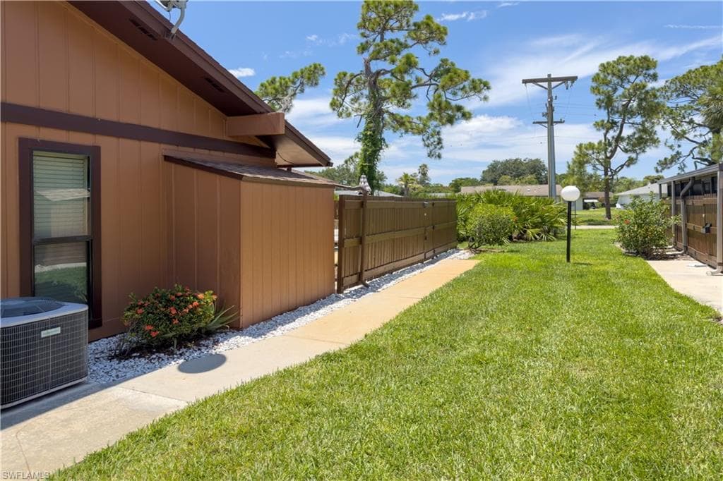 5638 Foxlake DR photo 2 of 23