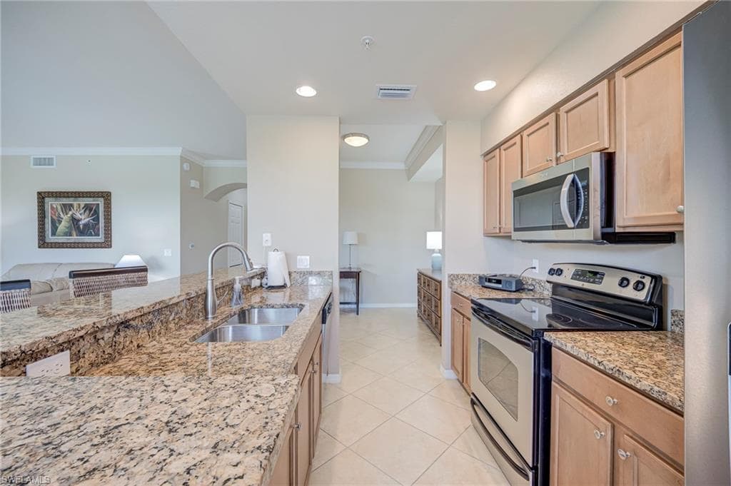 10353 Heritage Bay BLVD 2236 photo 11 of 39
