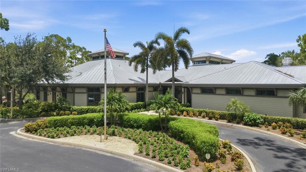 Golf Clubhouse
