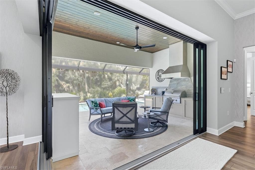 Zero Corner Pocketing Sliding Doors to Lanai