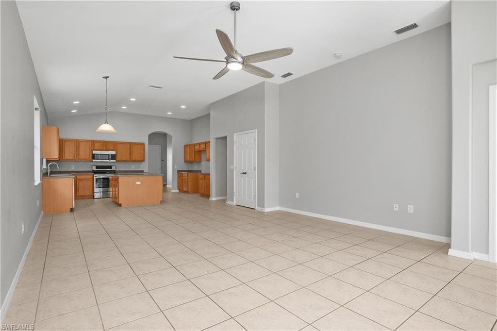 2022 Fairmont LN photo 8 of 24