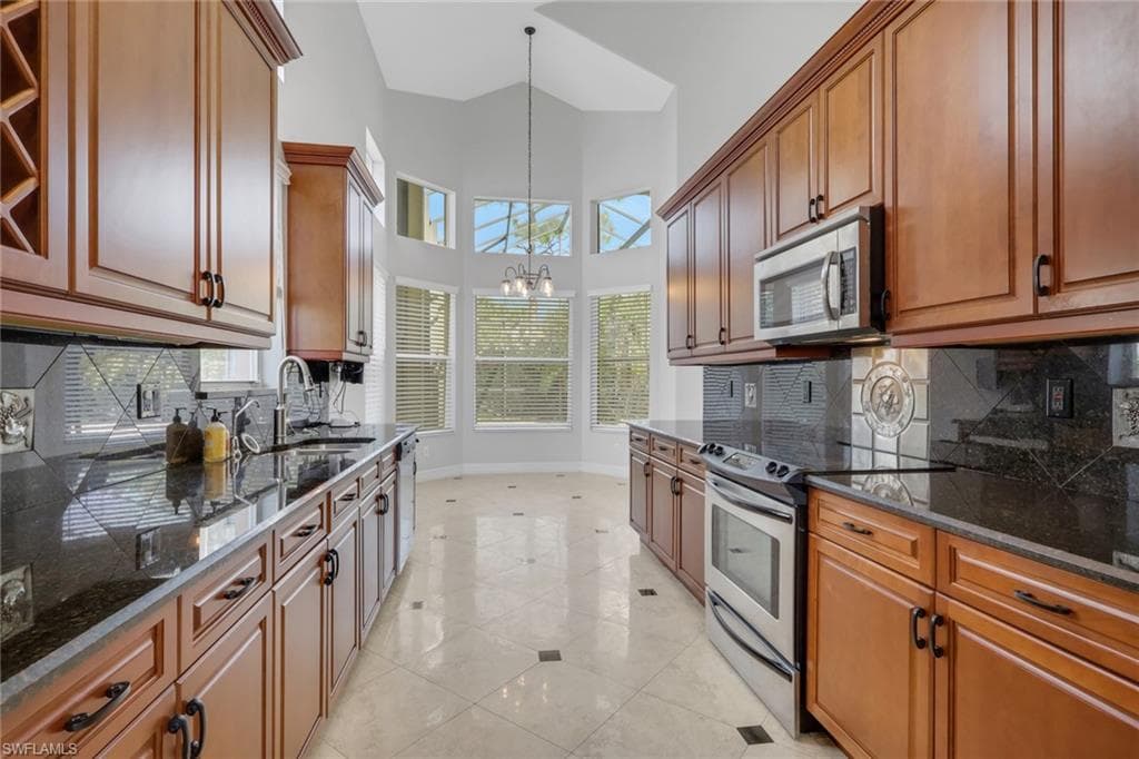 2137 Isla De Palma CIR photo 9 of 34