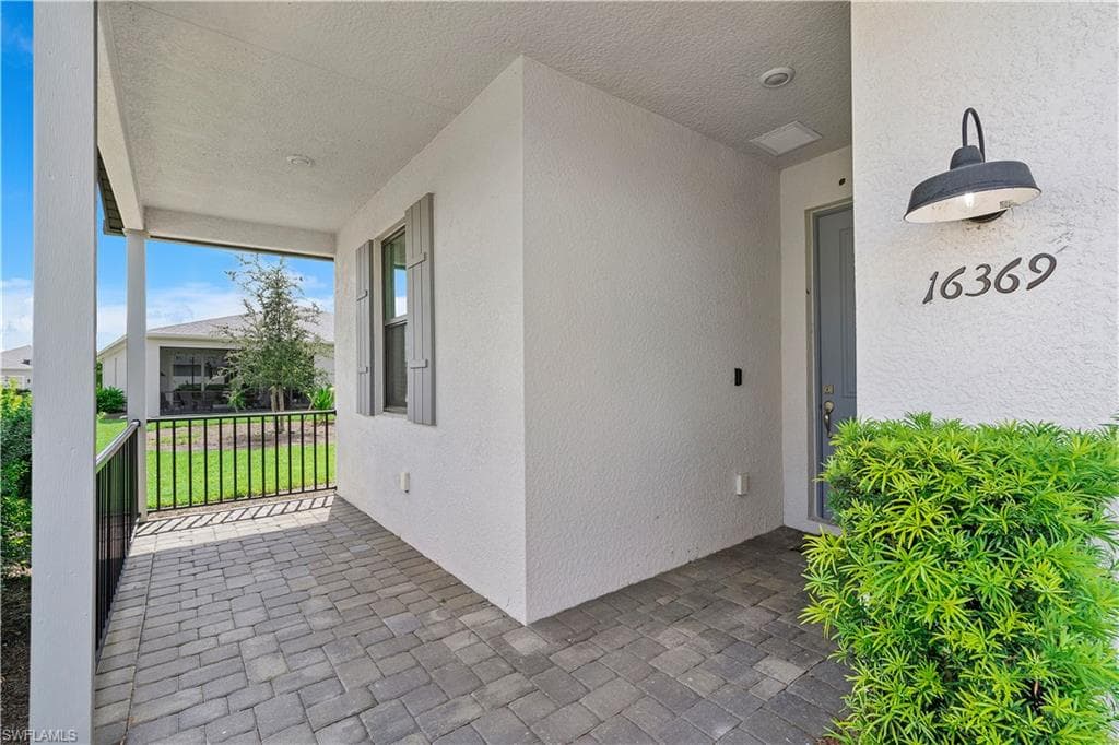16369 Palmetto ST photo 2 of 40