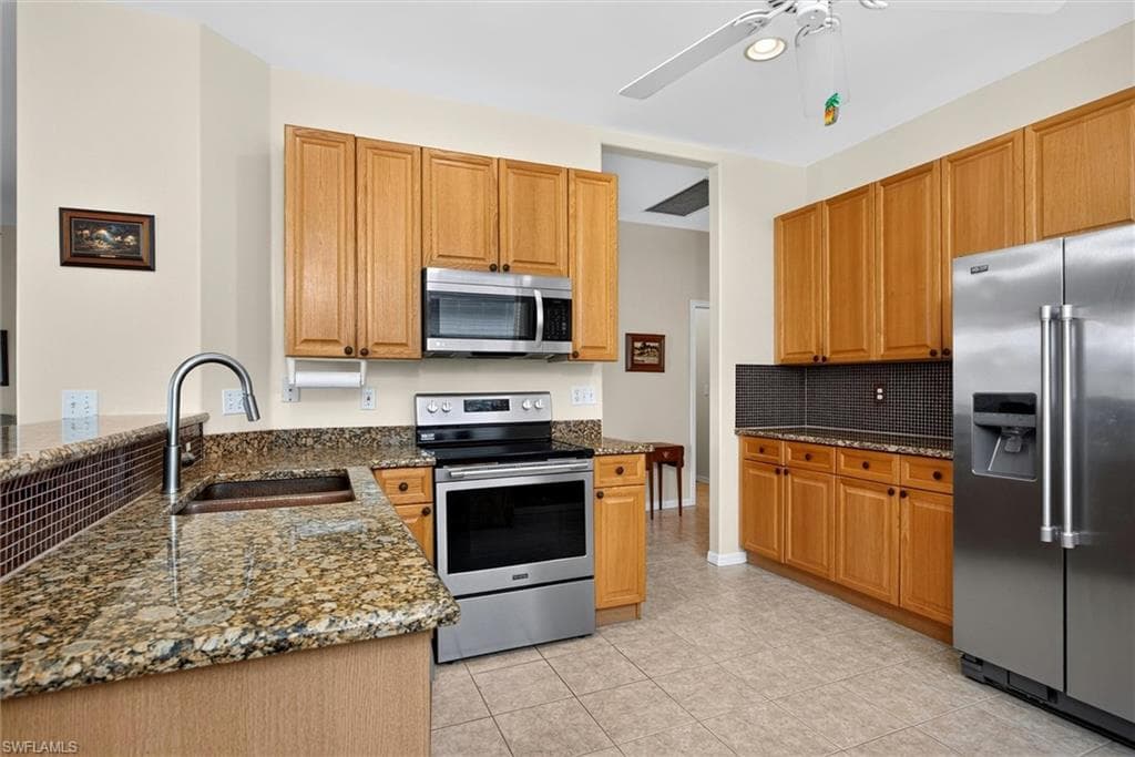 11237 Lakeland CIR photo 4 of 33