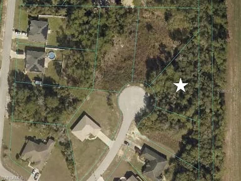 Aerial Map. Displaying the property boundaries and surrounding land parcels