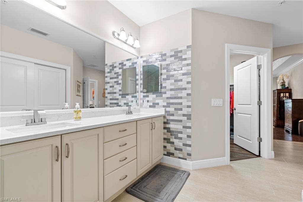 2137 FRANGIPANI CIR 102 photo 19 of 34