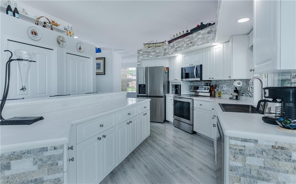 15475 Admiralty CIR photo 18 of 47
