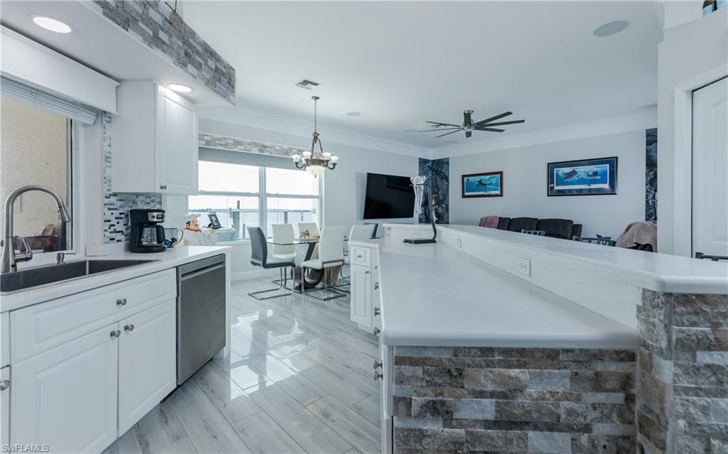 15475 Admiralty CIR photo 19 of 47
