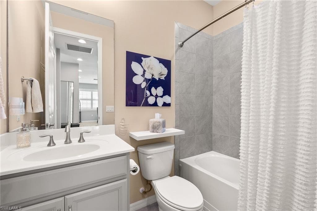 26213 Palace LN 202 photo 24 of 33