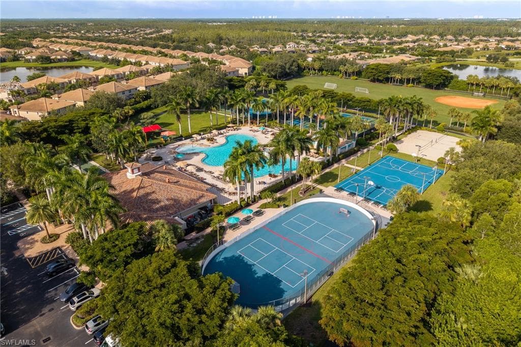 Pickle ball, roller hockey, basket ball, volleyball, tennis courts, soccer fields, baseball, playground!