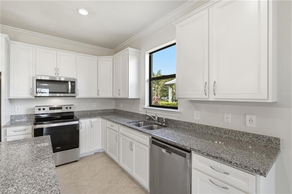 3421 Hampton BLVD photo 4 of 49