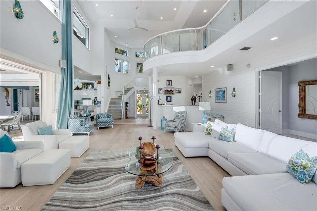 831 Caxambas DR photo 4 of 44