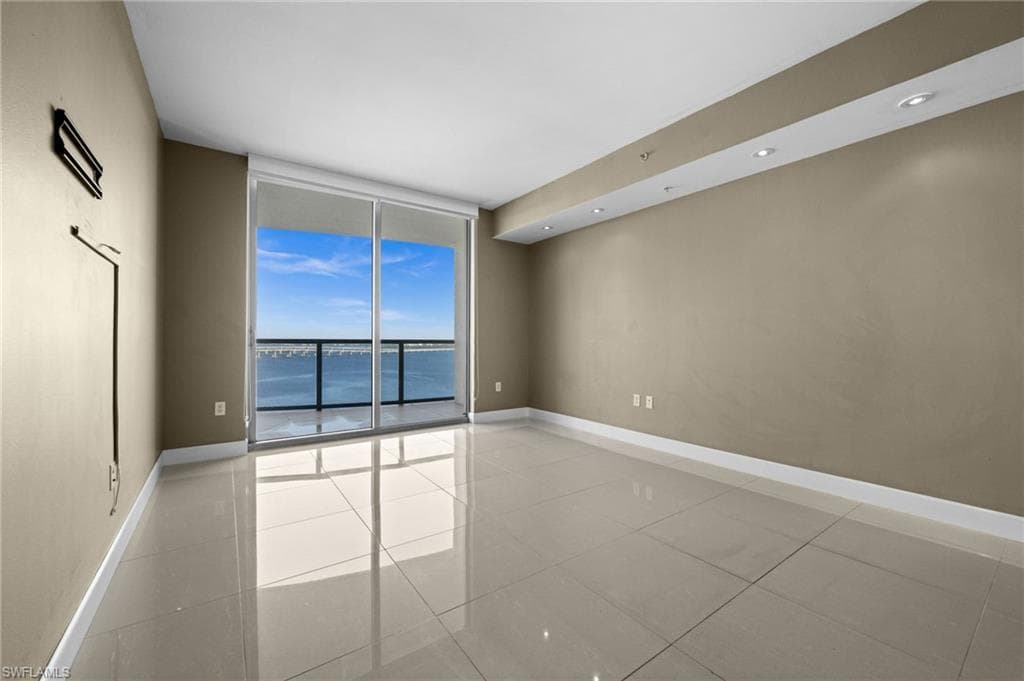 3000 Oasis Grand BLVD 1603 photo 16 of 48