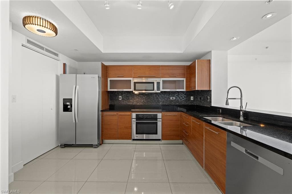 3000 Oasis Grand BLVD 1603 photo 9 of 48