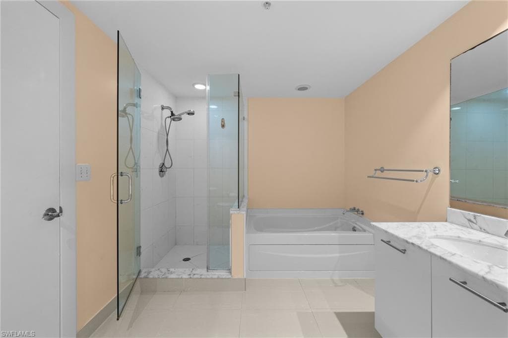 3000 Oasis Grand BLVD 1603 photo 18 of 48