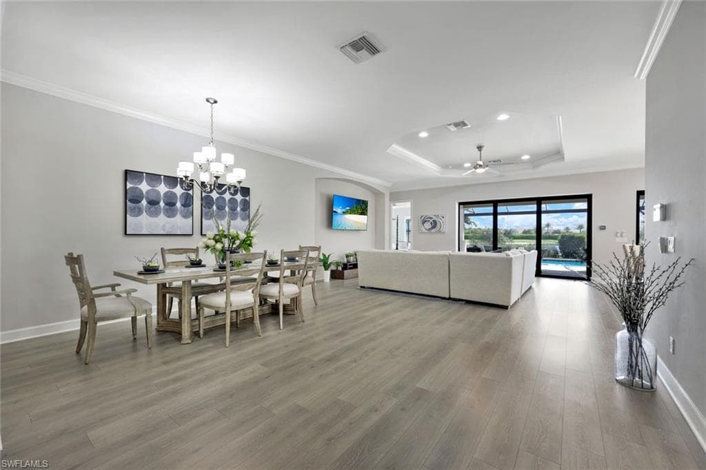 Spacious Dining area