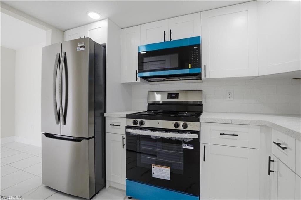 3704 Broadway 205 photo 2 of 21