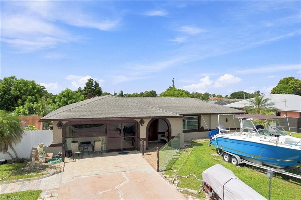 1631 Country Club PKWY photo 1 of 28