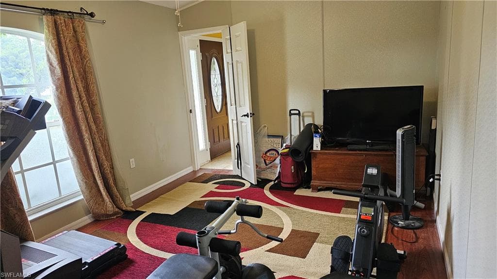 Large Den with door or 4th bedroom