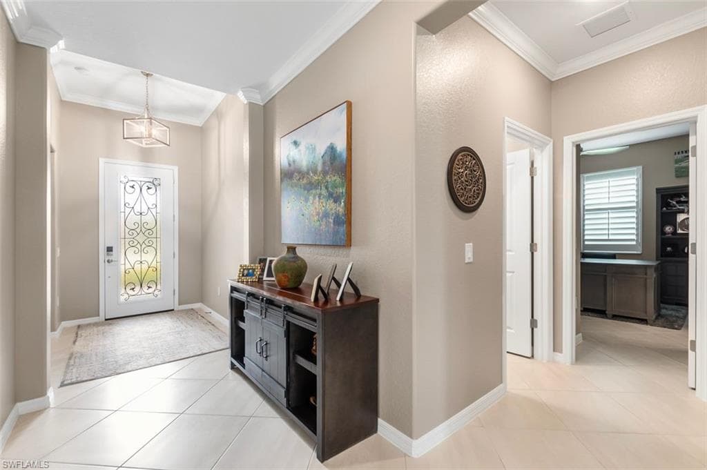WIDE FOYER