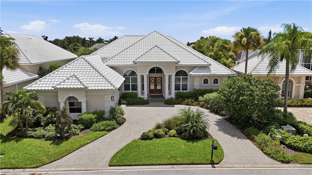 Stately and sophisticated!