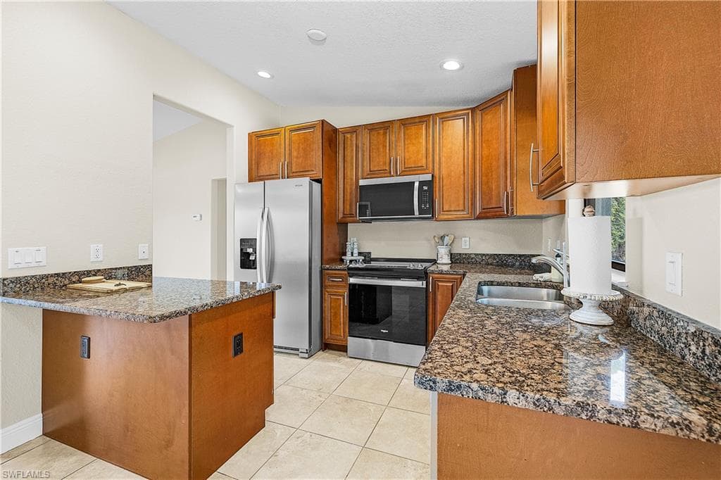 11463 Oakland DR photo 12 of 34