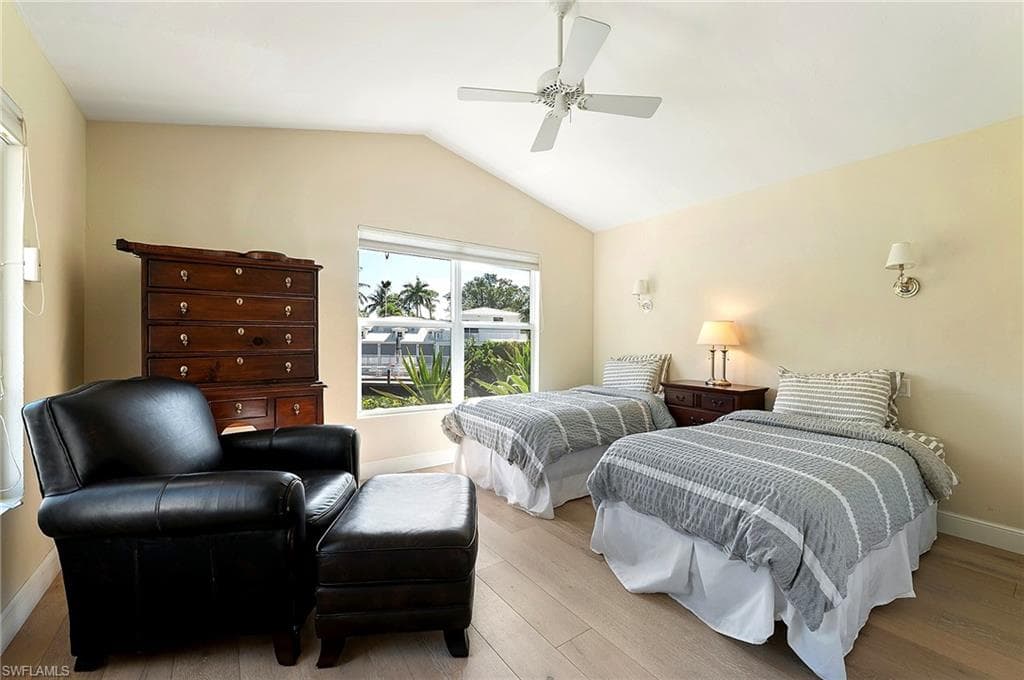 5042 Seahorse AVE photo 27 of 37