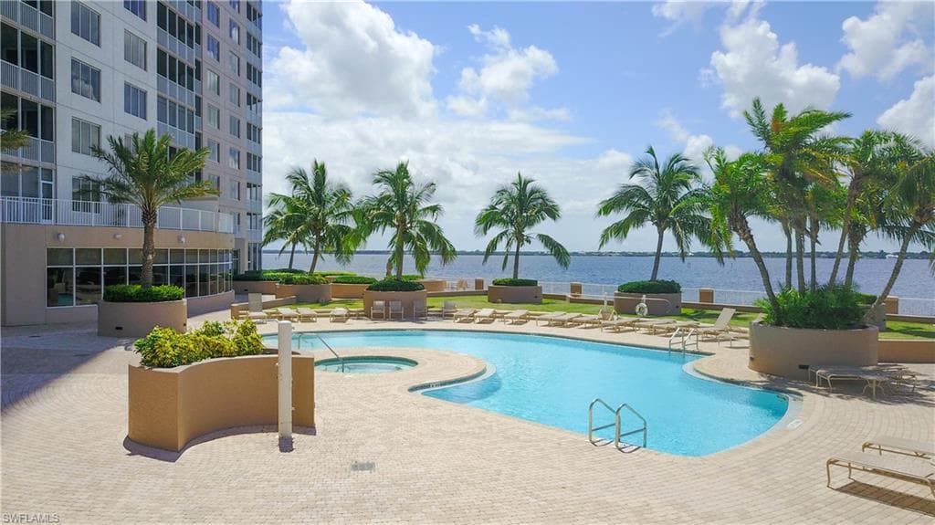Heated Pool & Hot Tub