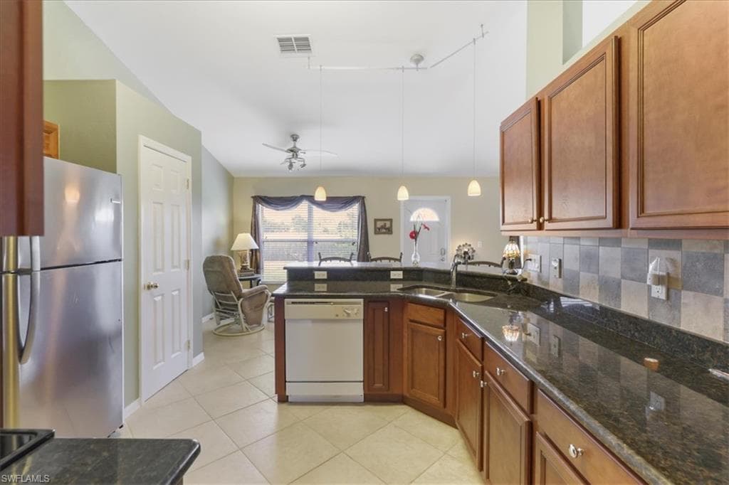 8141 Liriope LOOP photo 9 of 17