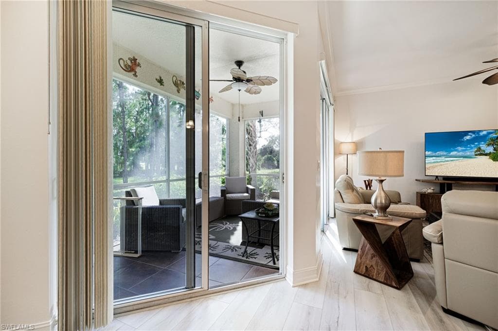 Sliding doors to lanai