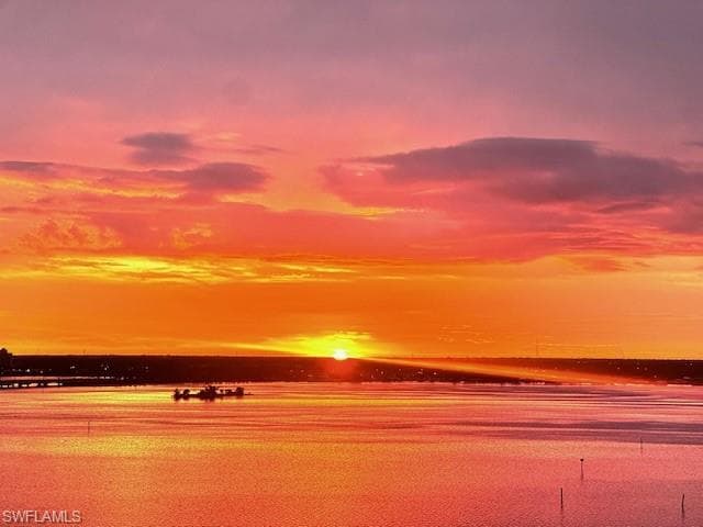 SUNSETS look like THIS Every Night!!